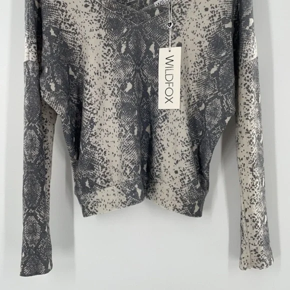 WILDFOX Python Stripe Daphne V-Neck long sleeve top - Picture 8 of 13